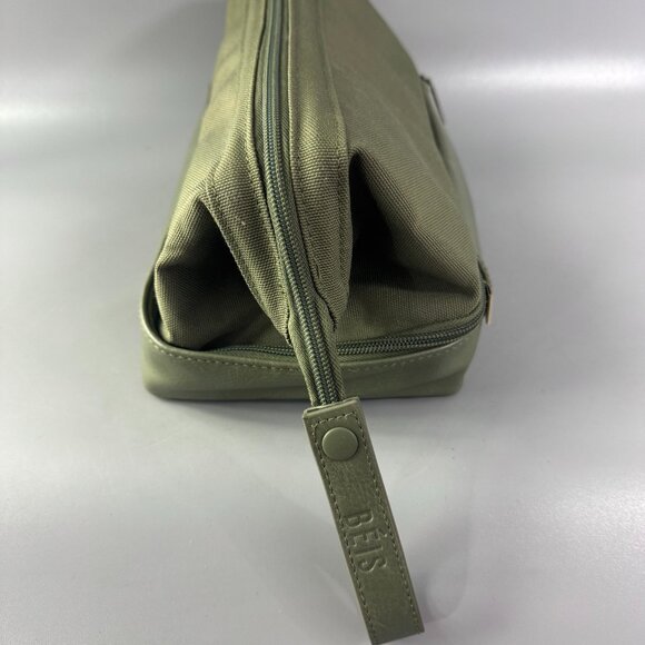 Beis The Dopp Kit in Olive - Picture 4 of 16